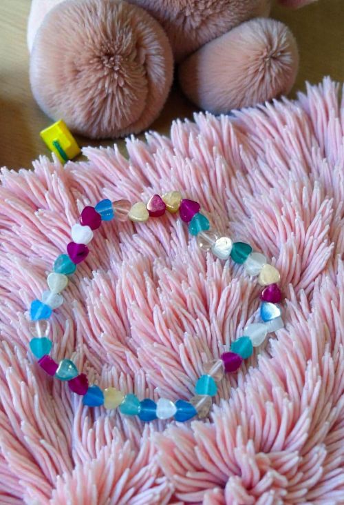 Kinder armband (14 cm) 4 mm hartjes