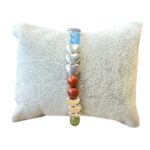Dames armband met een mix van natuurstenen 6 mm en zilverkleurige hartjes