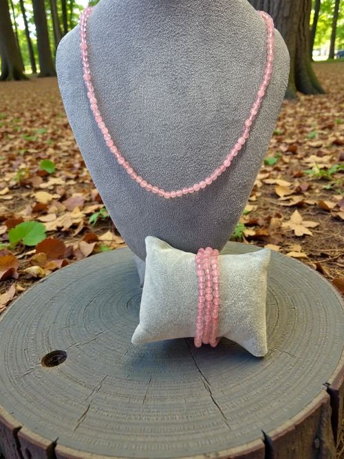 Damesketting/wikkelarmband van Rozenkwarts natuursteen kralen